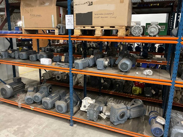 Partij elektromotoren - afbeelding 12 van  18