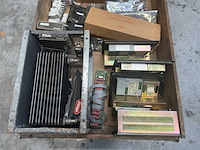 Partij elektronica - voedingen, modules, relais & componenten - afbeelding 2 van  3