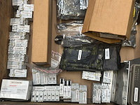 Partij elektronica - voedingen, modules, relais & componenten - afbeelding 6 van  8