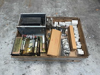 Partij elektronica - voedingen, modules, relais & componenten - afbeelding 8 van  8