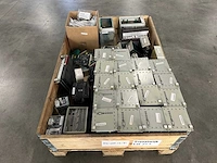 Partij elektronica: besturingsmodules, printplaten en industriële automatiseringscomponenten