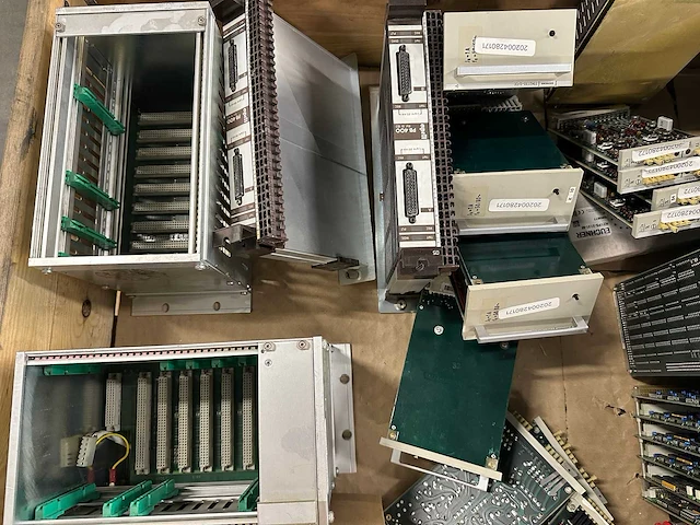 Partij elektronica: besturingsmodules, printplaten en industriële automatiseringscomponenten - afbeelding 9 van  9