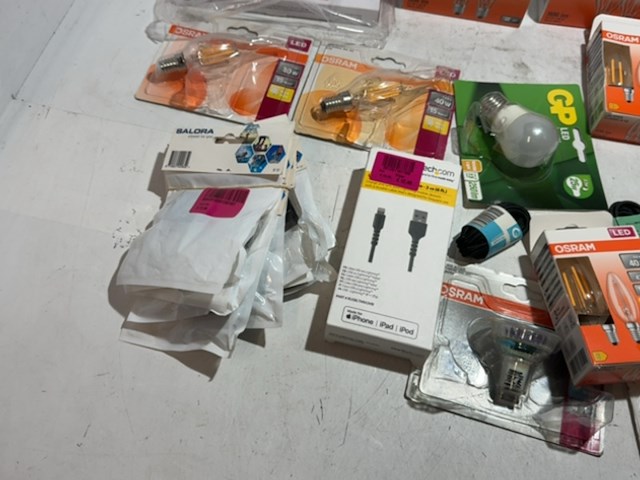 Partij elektronica, diverse merken, lampen, solera accu, kabels - afbeelding 5 van  5