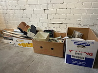 Partij elektronica en bouwmaterialen w.o. grote beugels w.o. microtik, tp-link - afbeelding 1 van  7