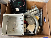 Partij elektronica en bouwmaterialen w.o. grote beugels w.o. microtik, tp-link - afbeelding 3 van  7