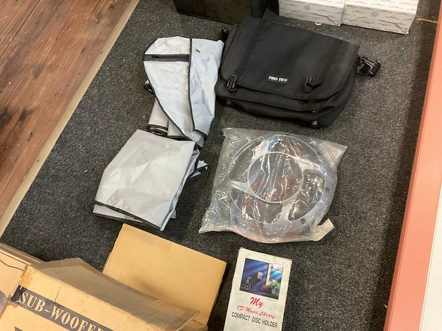 Partij elektronica en geluid - afbeelding 2 van  6