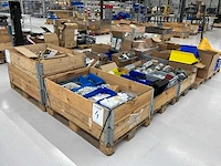 Partij elektronica en toebehoren voor laadpalen - afbeelding 3 van  13