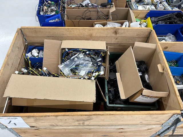Partij elektronica en toebehoren voor laadpalen - afbeelding 5 van  13