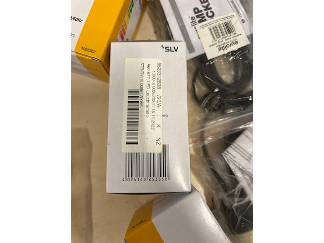 Partij elektronica en verlichting, w.o. basetech, philips - afbeelding 5 van  9