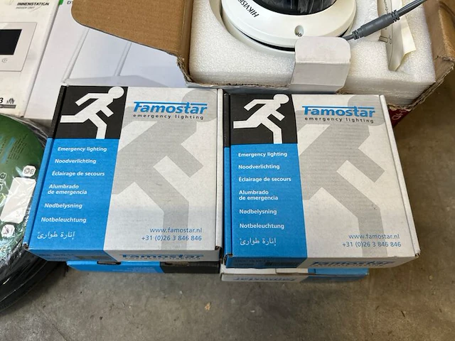 Partij elektronica, installatiematerialen en beveiligingsapparatuur w.o. earfun, hikvision, bastion - afbeelding 5 van  10