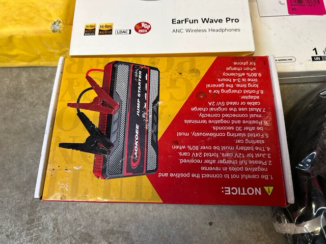 Partij elektronica, installatiematerialen en beveiligingsapparatuur w.o. earfun, hikvision, bastion - afbeelding 9 van  10