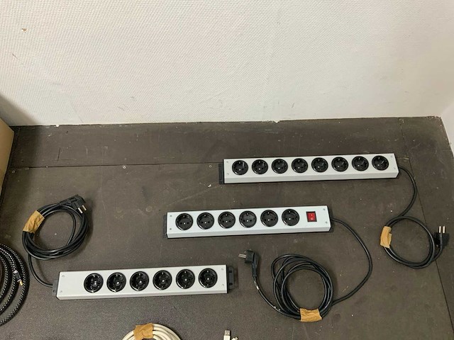 Partij elektronica; klikaanklikuit, 4k hd switch, video converter, mediaplayer. - afbeelding 5 van  17