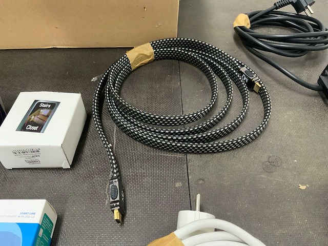 Partij elektronica; klikaanklikuit, 4k hd switch, video converter, mediaplayer. - afbeelding 17 van  17
