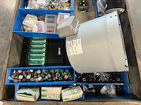 Partij elektronica, lampen & schakelmateriaal - afbeelding 3 van  11