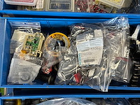 Partij elektronica, lampen & schakelmateriaal - afbeelding 8 van  11