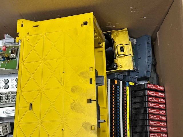 Partij elektronica onderdelen - afbeelding 4 van  7