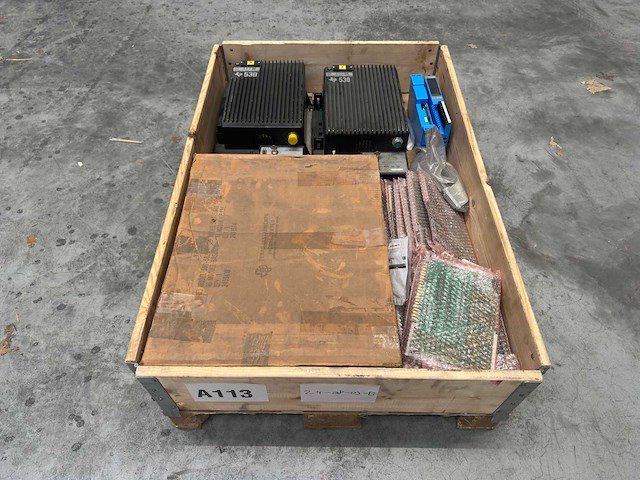 Partij elektronica (texas instruments 530 controllers, modules en printplaten) - afbeelding 1 van  9