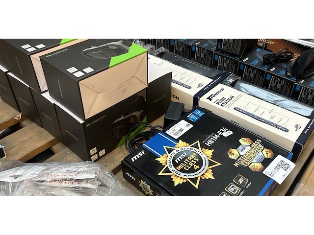 Partij elektronica w.o. computermuis en vr bril w.o. fargus, zelotus, msi - afbeelding 4 van  12