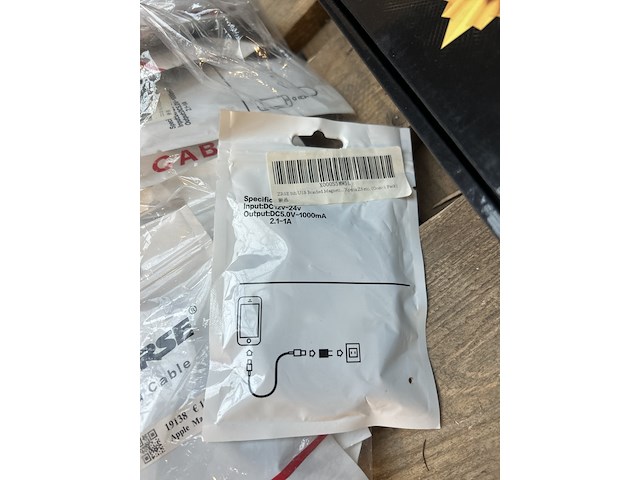 Partij elektronica w.o. computermuis en vr bril w.o. fargus, zelotus, msi - afbeelding 10 van  12