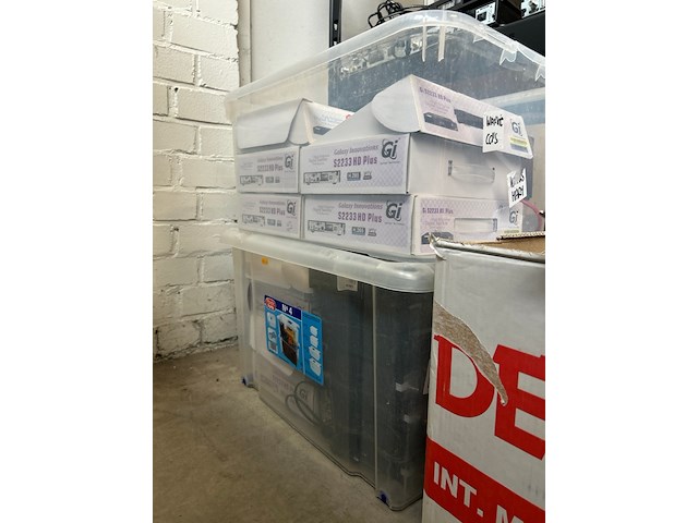 Partij elektronica w.o. digitale satelliet w.o. gi technology - afbeelding 9 van  9