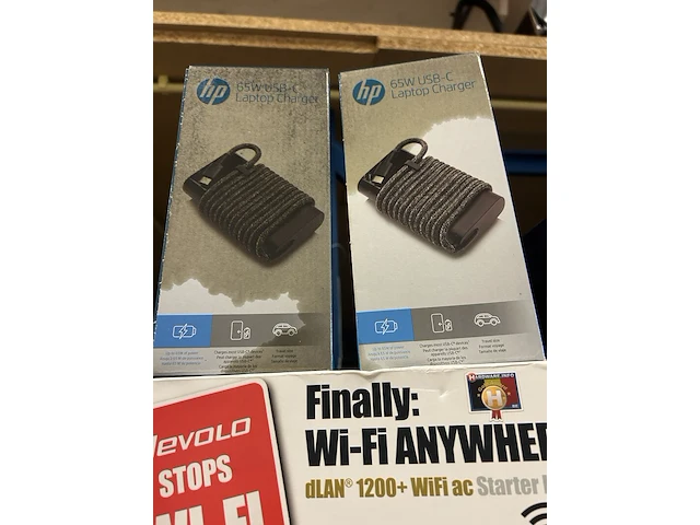 Partij elektronica w.o. hp laptopladers, devolo wifi-adapters en diverse projectoren - afbeelding 4 van  6