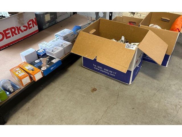 Partij elektronica w.o. led verlichting w.o. greenlux - afbeelding 1 van  10