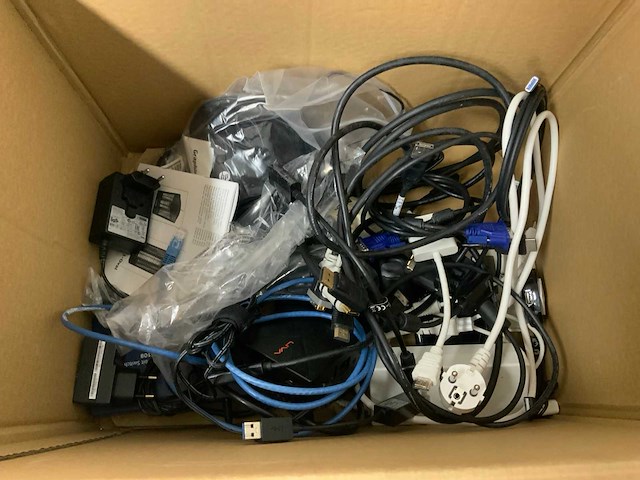 Partij elektronica - afbeelding 4 van  12