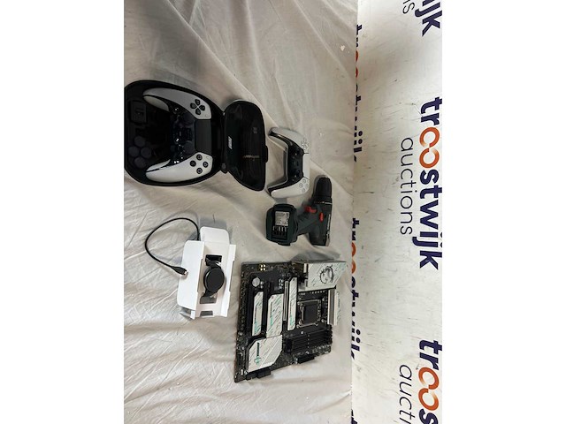 Partij elektronica - afbeelding 1 van  1