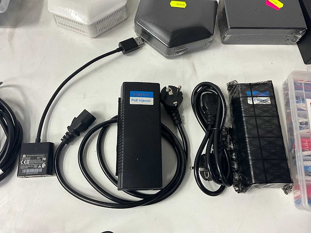 Partij elektronica - afbeelding 2 van  3