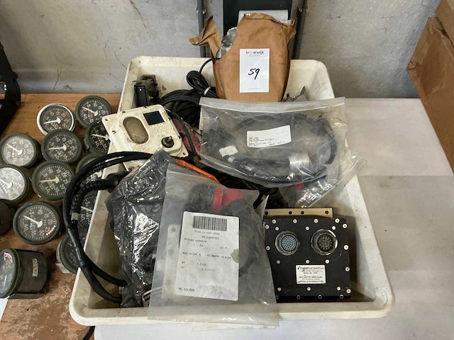 Partij elektronica - afbeelding 2 van  7