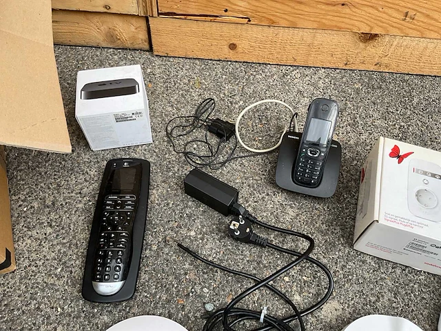 Partij elektronica - afbeelding 3 van  5