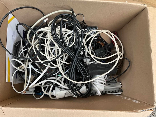 Partij elektronica - afbeelding 5 van  5