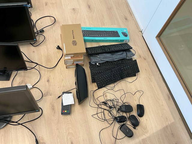 Partij elektronica - afbeelding 2 van  5