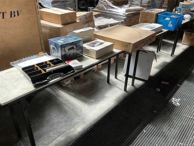 Partij elektronische campertoebehoren - afbeelding 7 van  9