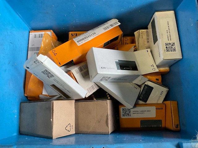 Partij elektronische materialen - afbeelding 5 van  17