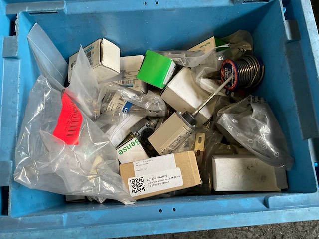 Partij elektronische materialen - afbeelding 10 van  17