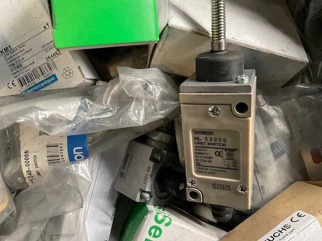 Partij elektronische materialen - afbeelding 11 van  17