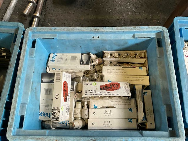 Partij elektronische materialen - afbeelding 14 van  17