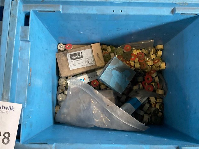 Partij elektronische materialen - afbeelding 15 van  17