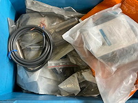 Partij elektronische materialen - afbeelding 17 van  17