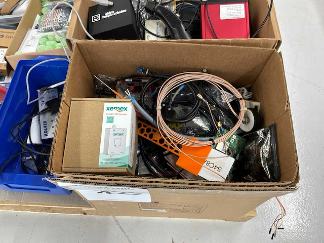 Partij elektronische ontwikkel-, test- en meetapparatuur - afbeelding 2 van  6