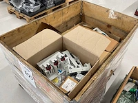Partij elektrotechnische componenten en schakelmateriaal