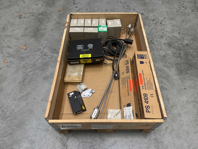 Partij elektrotechnische componenten & schakelkast-accessoires - rittal schneider - afbeelding 1 van  8