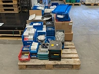 Partij elektrotechnische installatiematerialen en componenten - afbeelding 12 van  25