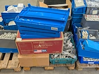 Partij elektrotechnische installatiematerialen en componenten - afbeelding 24 van  25