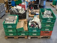 Partij elektrotechnische materialen, componenten en installatiemateriaal