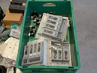 Partij elektrotechnische materialen, componenten en installatiemateriaal - afbeelding 10 van  13