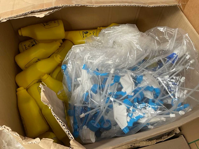 Partij emballage t.b.v. schoonmaakmiddelen - afbeelding 2 van  9