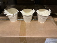 Partij emmers sevilla zinc ø9,6xh8cm cream gloss (1080x) - afbeelding 1 van  5