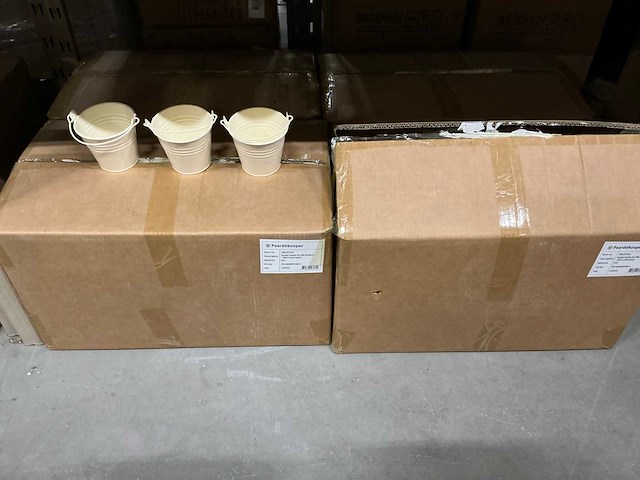 Partij emmers sevilla zinc ø9,6xh8cm cream gloss (1080x) - afbeelding 2 van  5